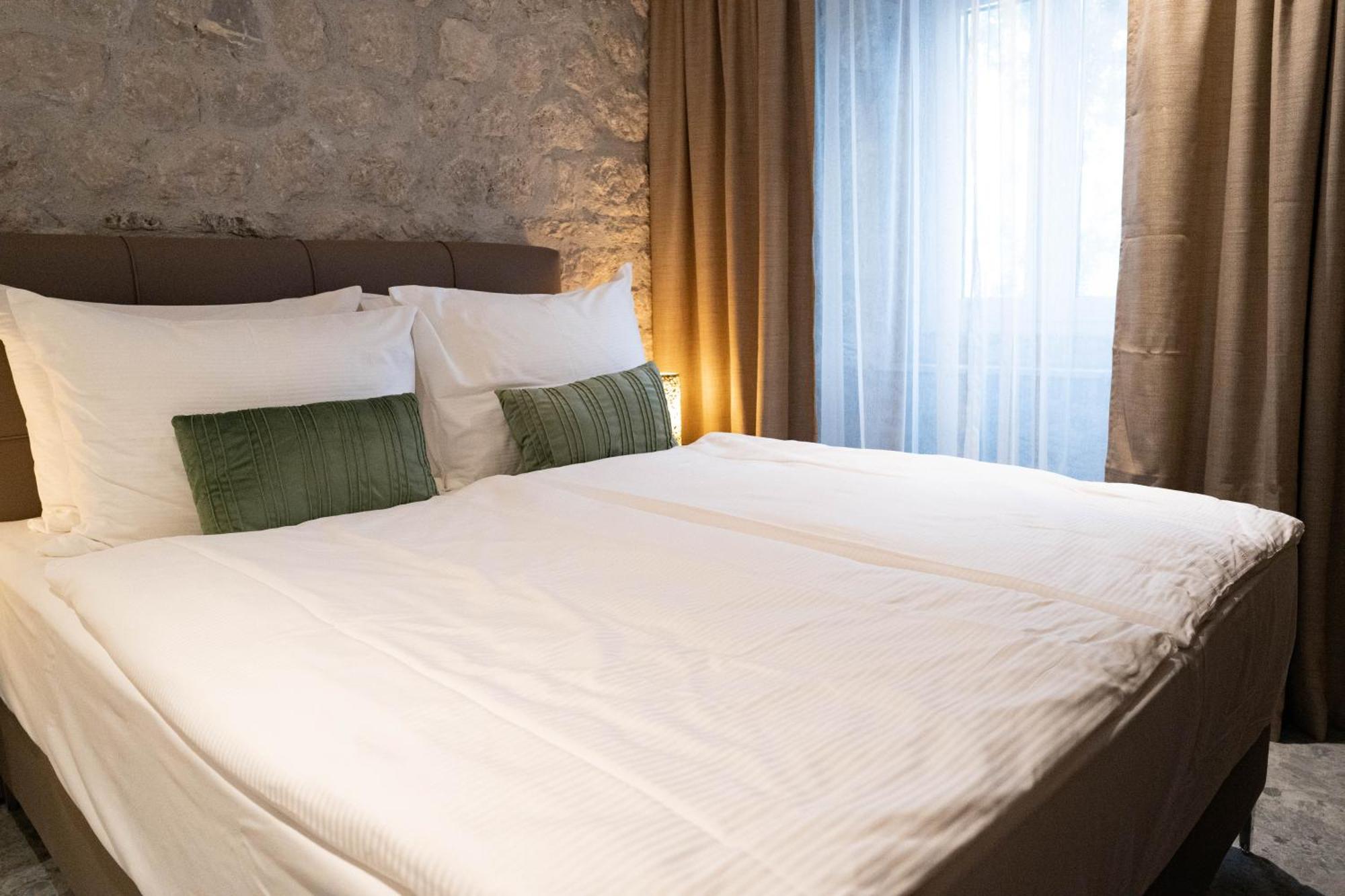 Eco Hotel Carrubba Donja Lastva Habitación foto