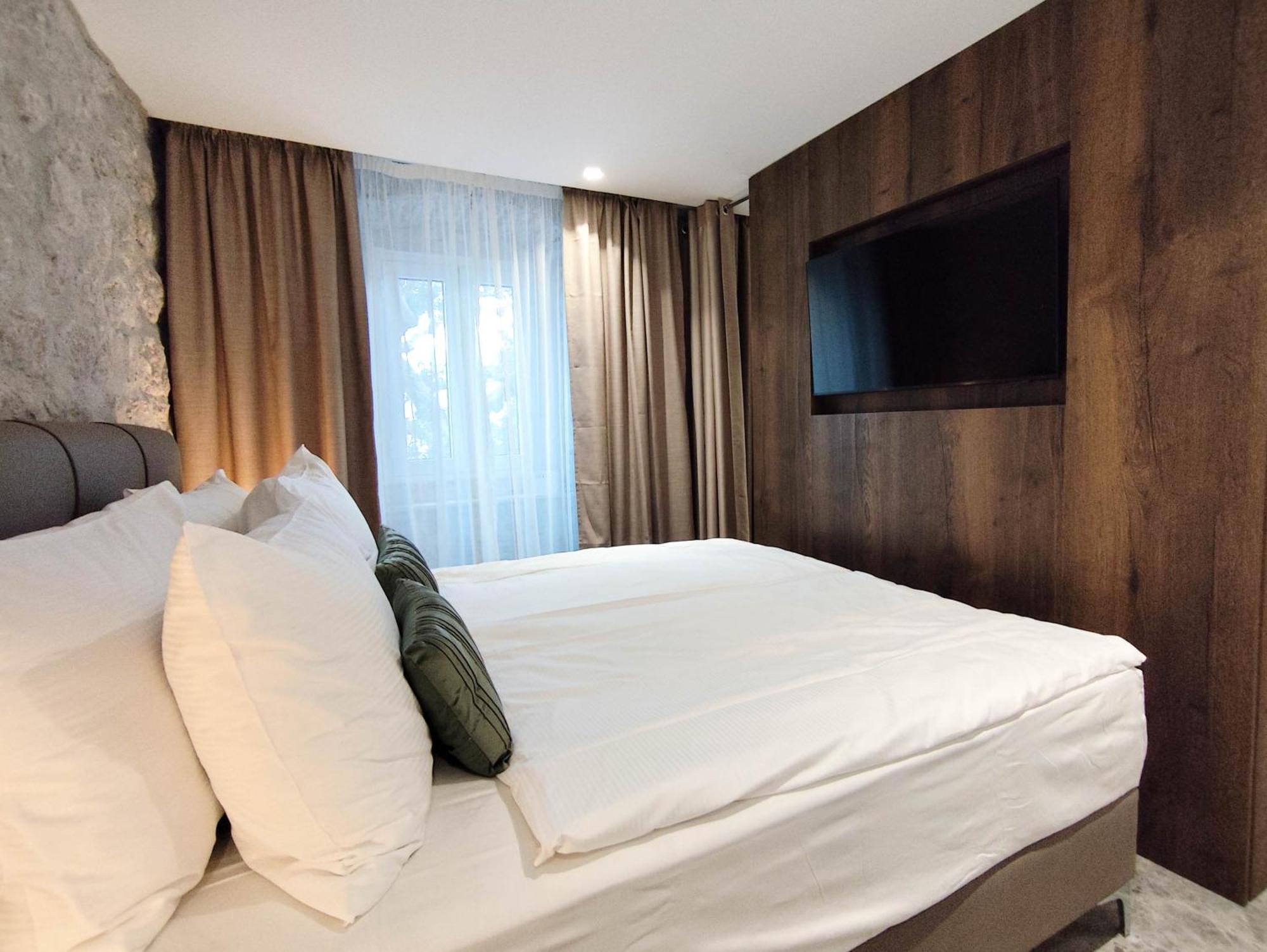 Eco Hotel Carrubba Donja Lastva Habitación foto
