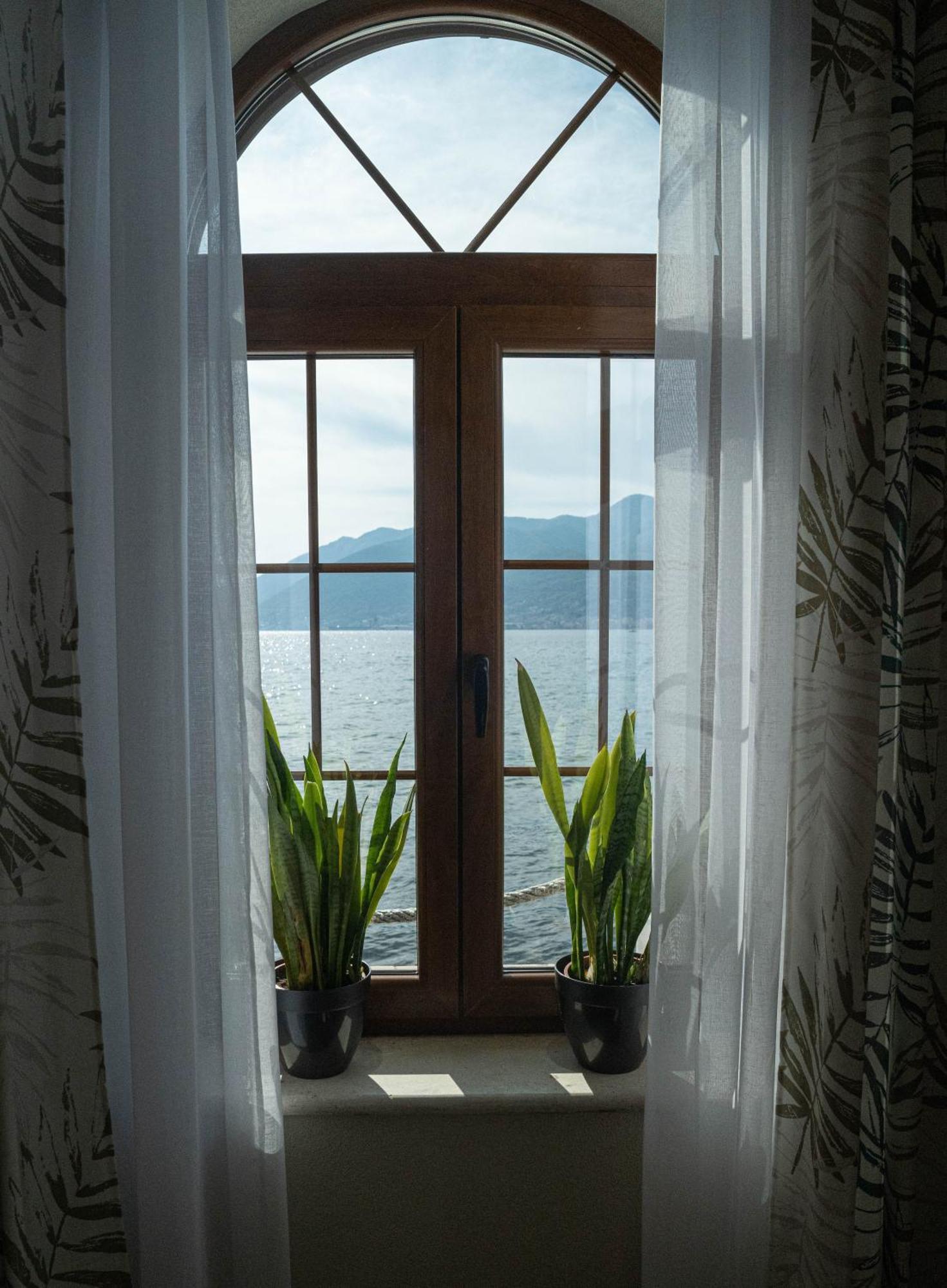 Eco Hotel Carrubba Donja Lastva Habitación foto