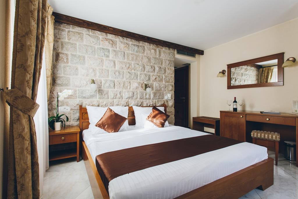 Eco Hotel Carrubba Donja Lastva Exterior foto